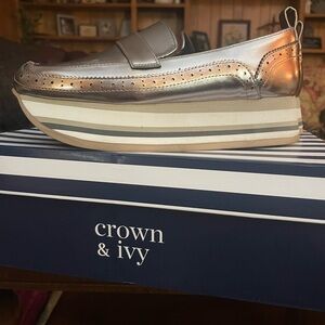 Crown & Ivy Men's Bronze Platform Loafers
